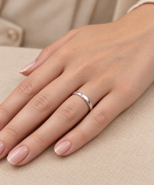Silver wedding ring with cubic zirconia
