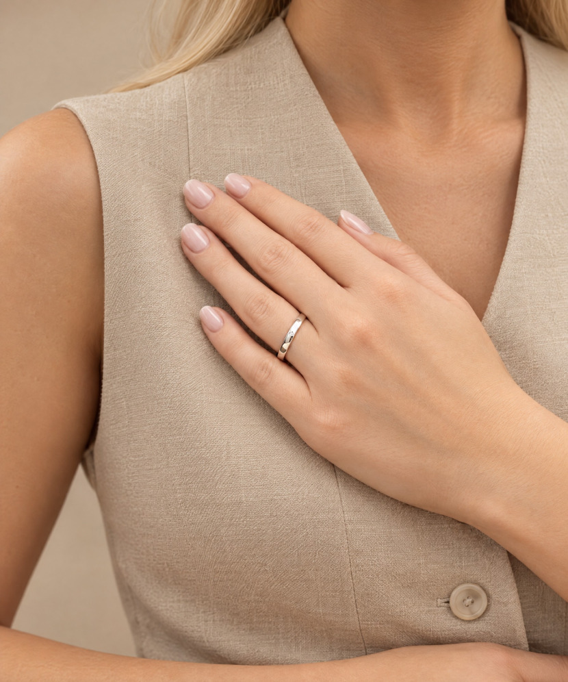 Silver wedding ring with cubic zirconia