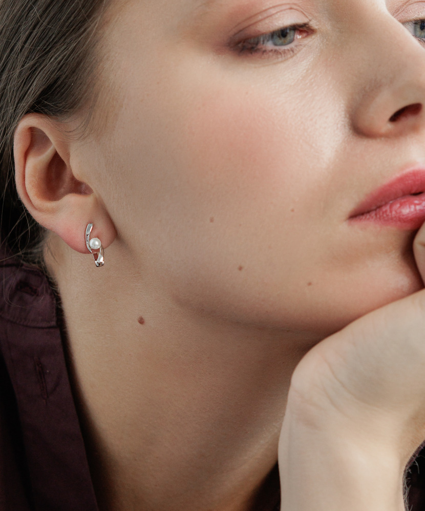 Sterling silver earrings with pearls