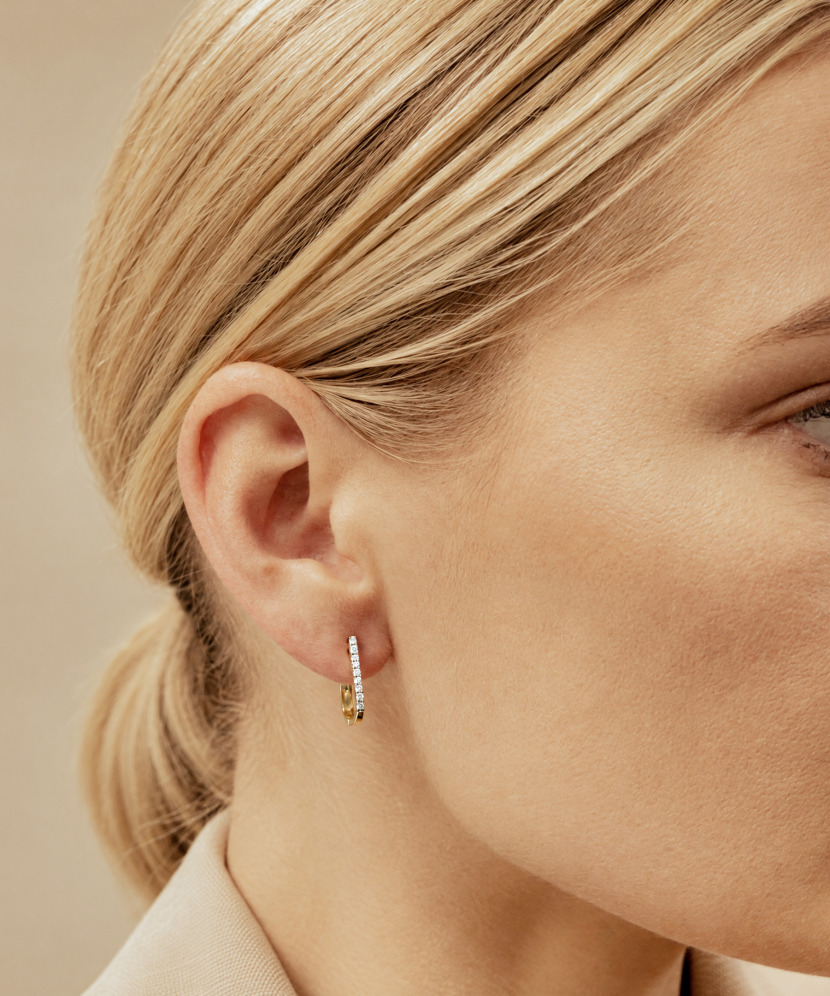 Yellow gold earrings with diamonds and pearls