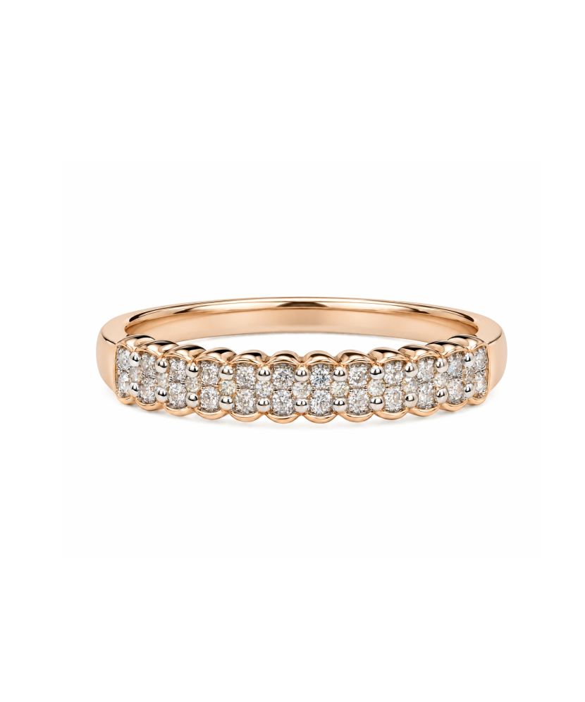Gold ring with diamonds