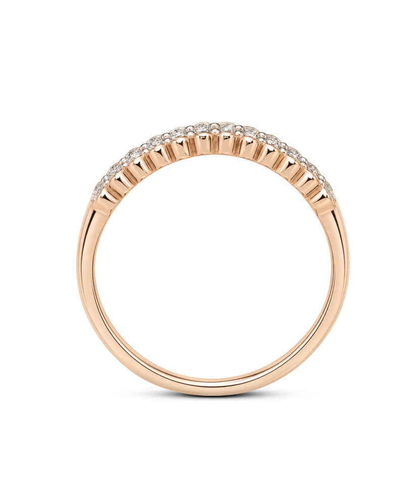 Gold ring with diamonds