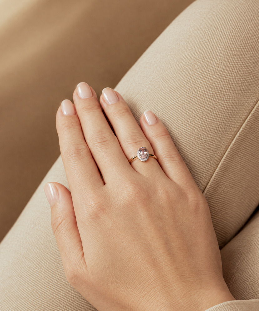 Yellow gold ring with morganite and diamonds