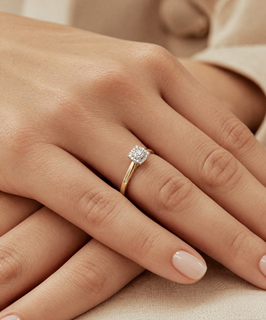 Yellow Gold ring with diamonds