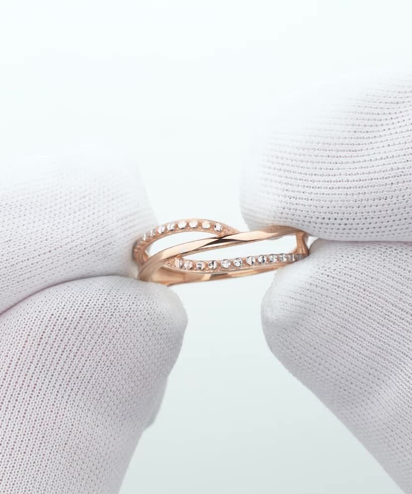 Золотое кольцо с цирконами