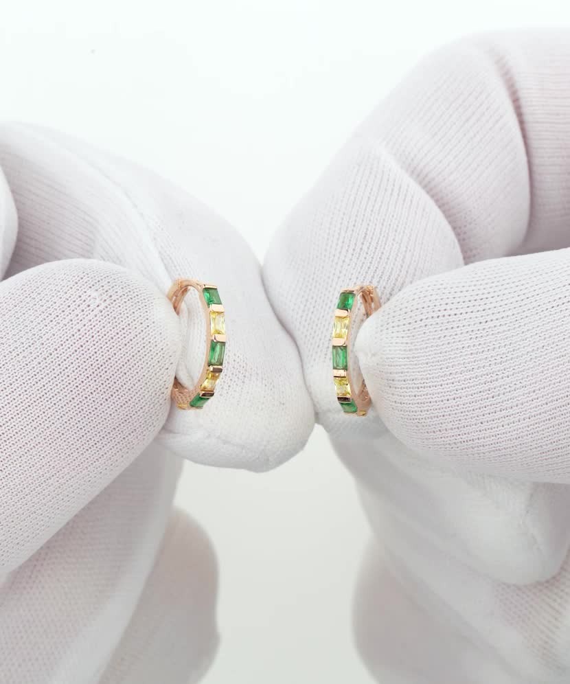 Золотые серьги с цирконами Золотые серьги с цирконами