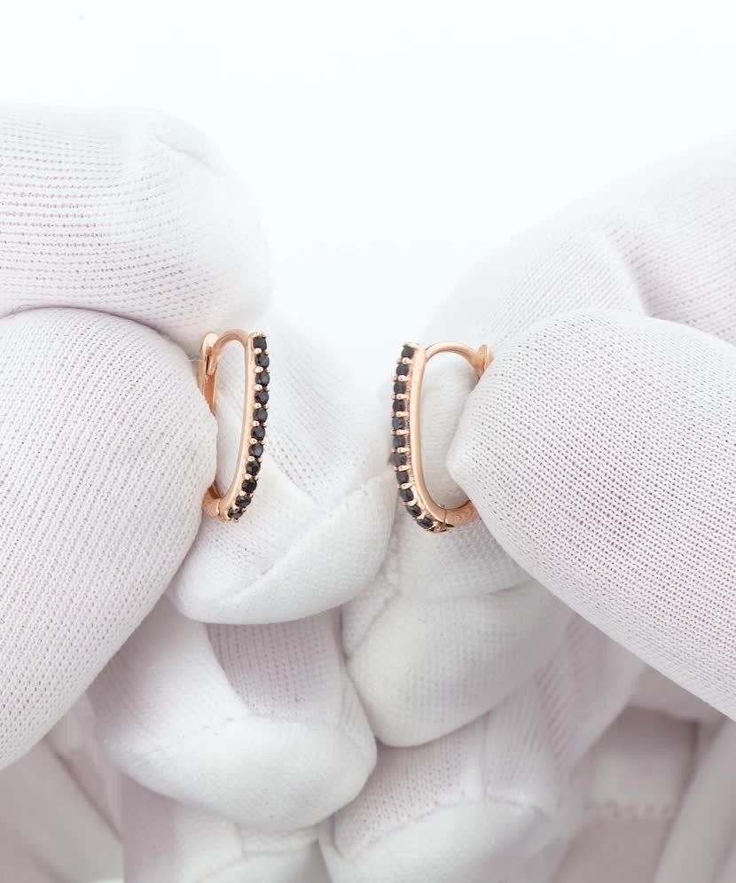 Gold earrings with zircons Gold earrings with zircons