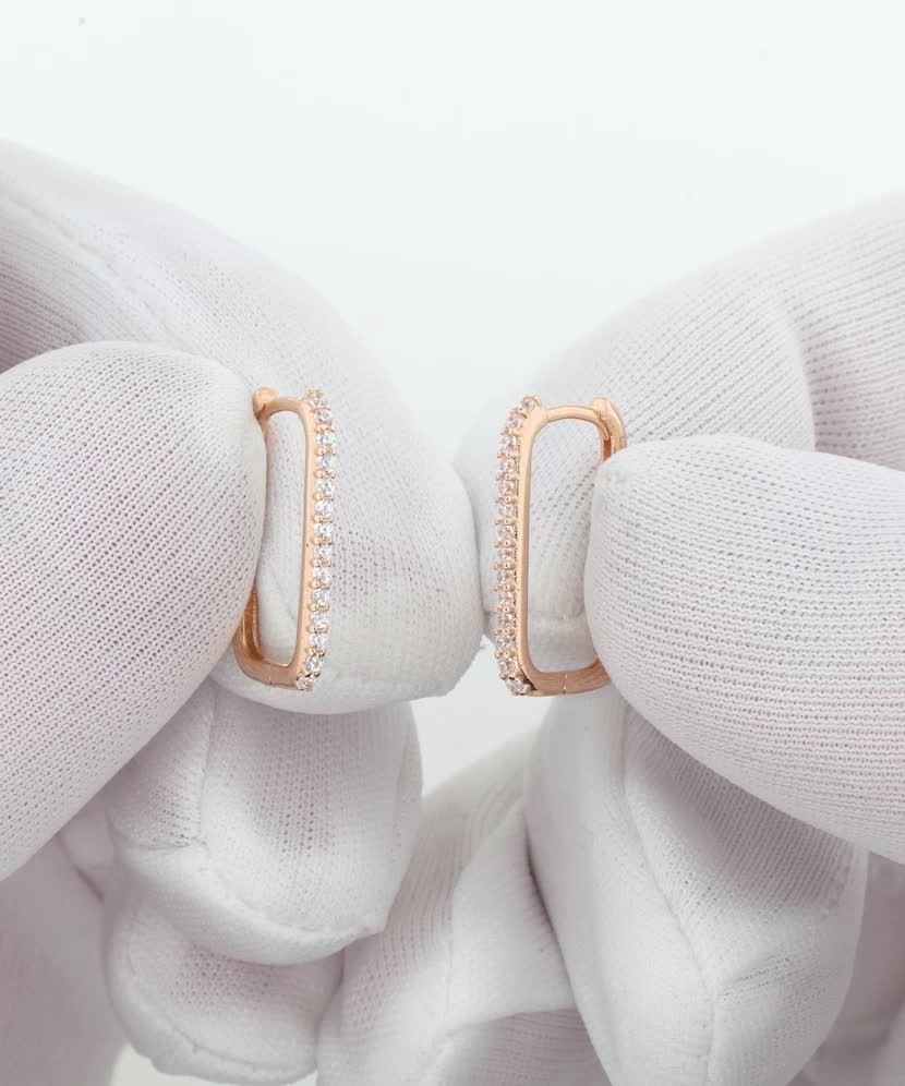 Gold earrings with zircons Gold earrings with zircons