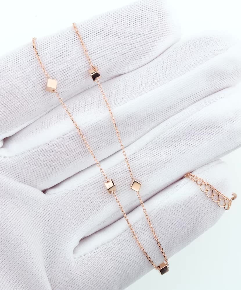 Золотая цепочка с подвеской Золотая цепочка с подвеской