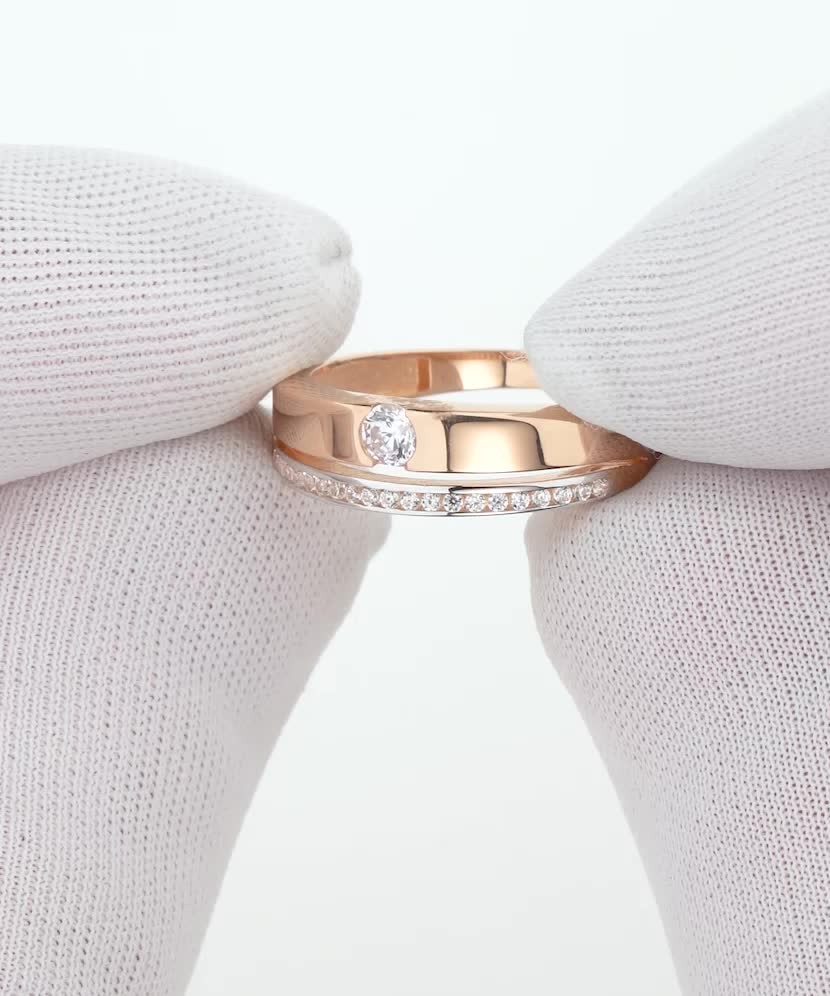 Золотое кольцо с цирконами Золотое кольцо с цирконами