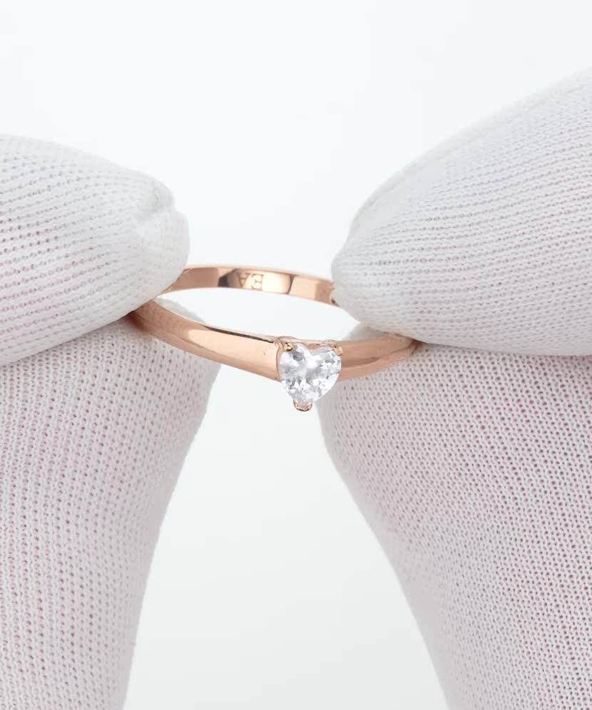 Золотое кольцо с цирконом