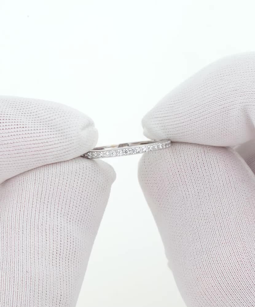 Кольцо из белого золота с цирконами