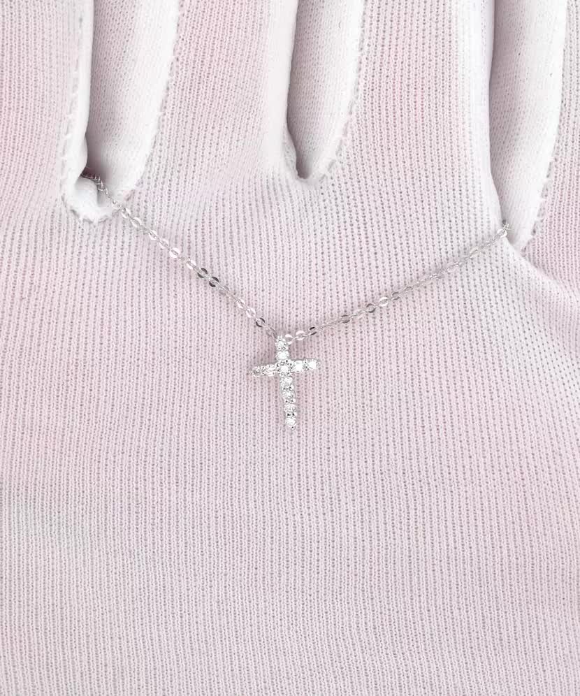 Цепочка из белого золота с бриллиантовой подвеской