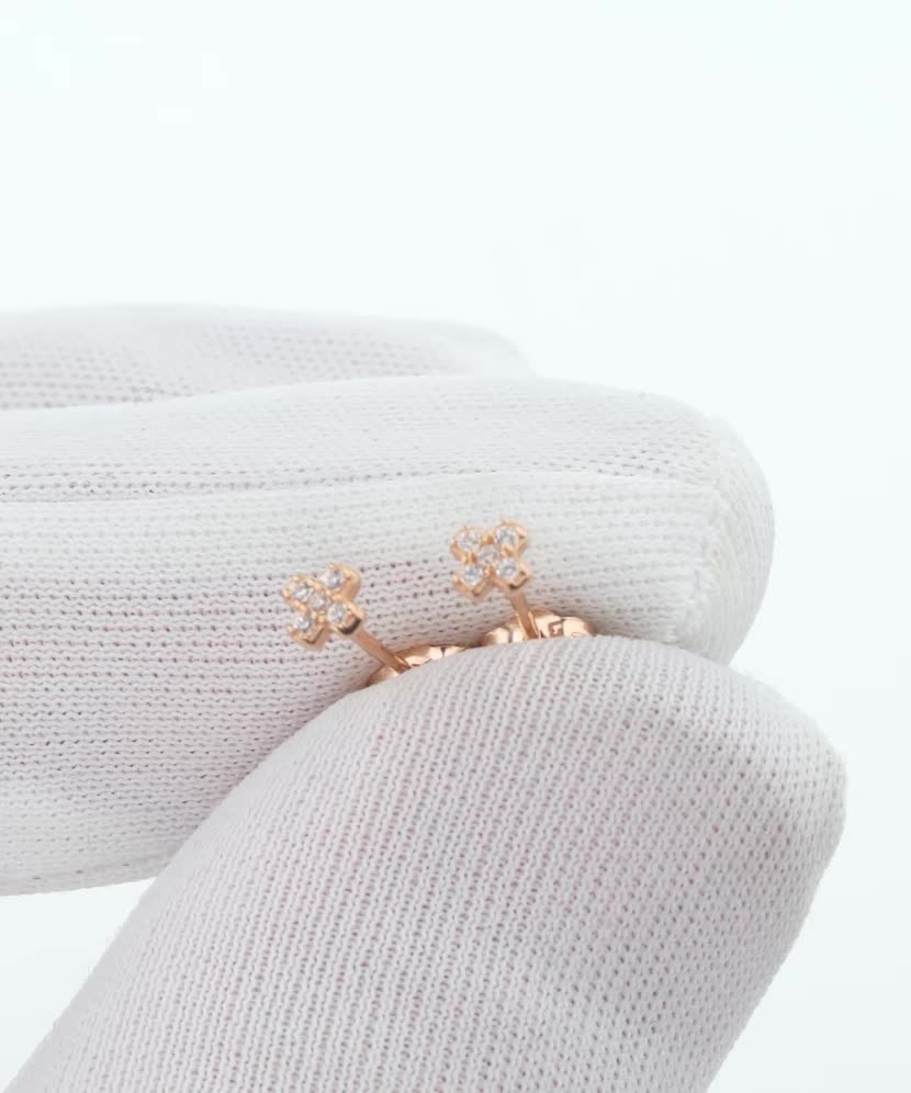 Gold earrings with zircons