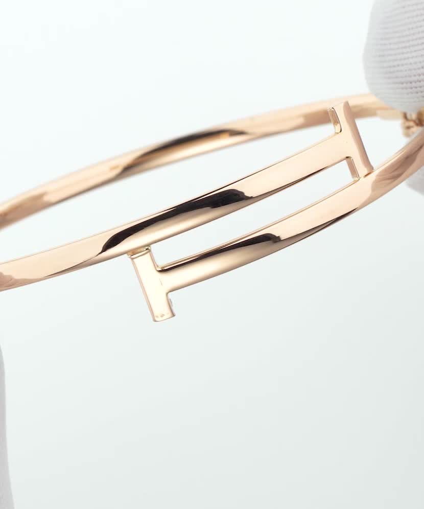 Жёсткий золотой браслет