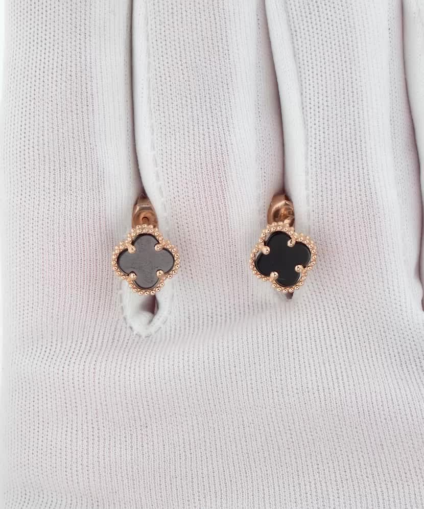 Gold earrings with enamel