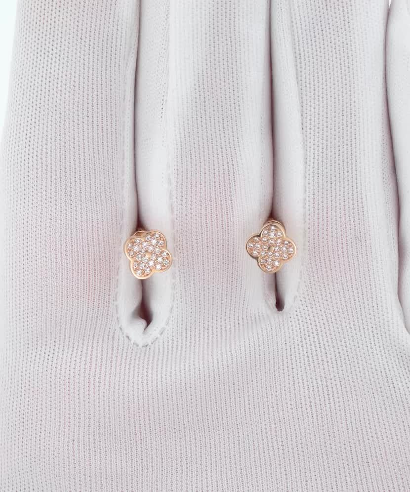 Gold earrings with zircons