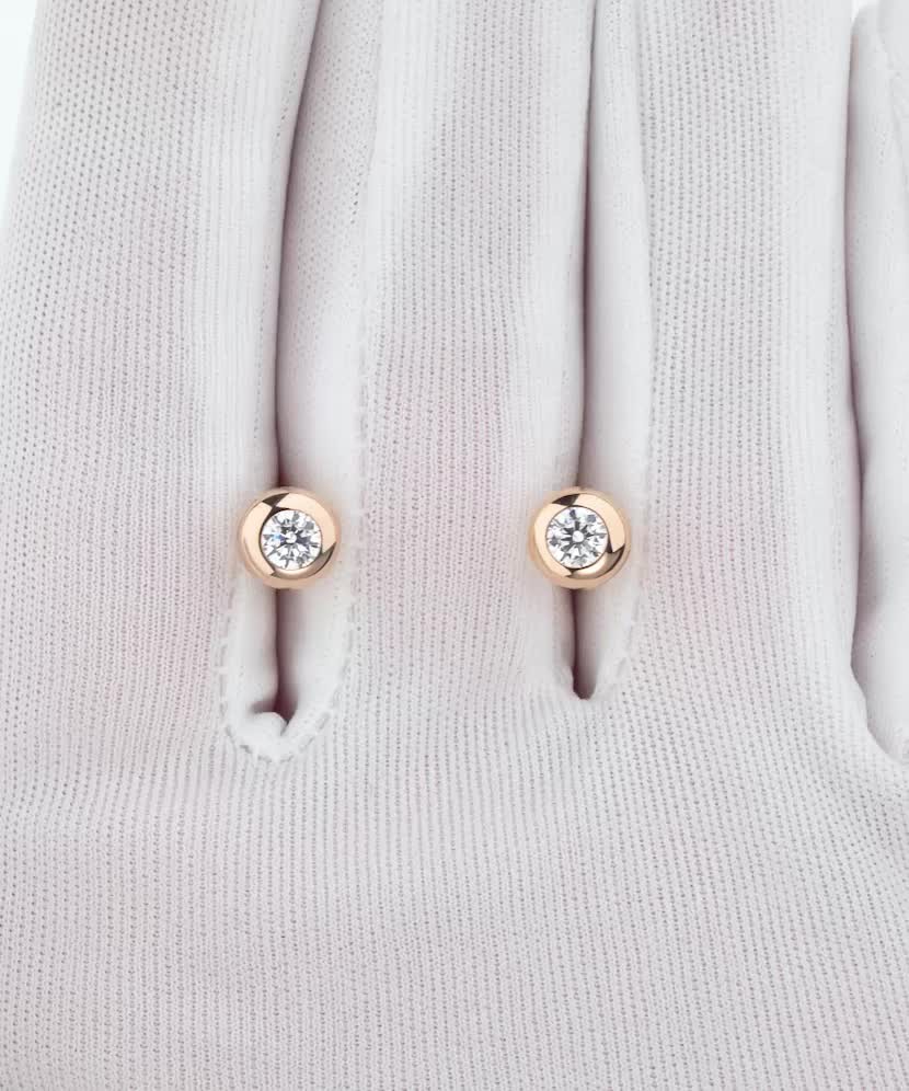 Gold earrings with zircons