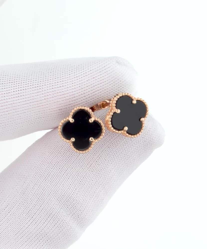 Золотая брошь с ониксами 12mm Золотая брошь с ониксами 12mm