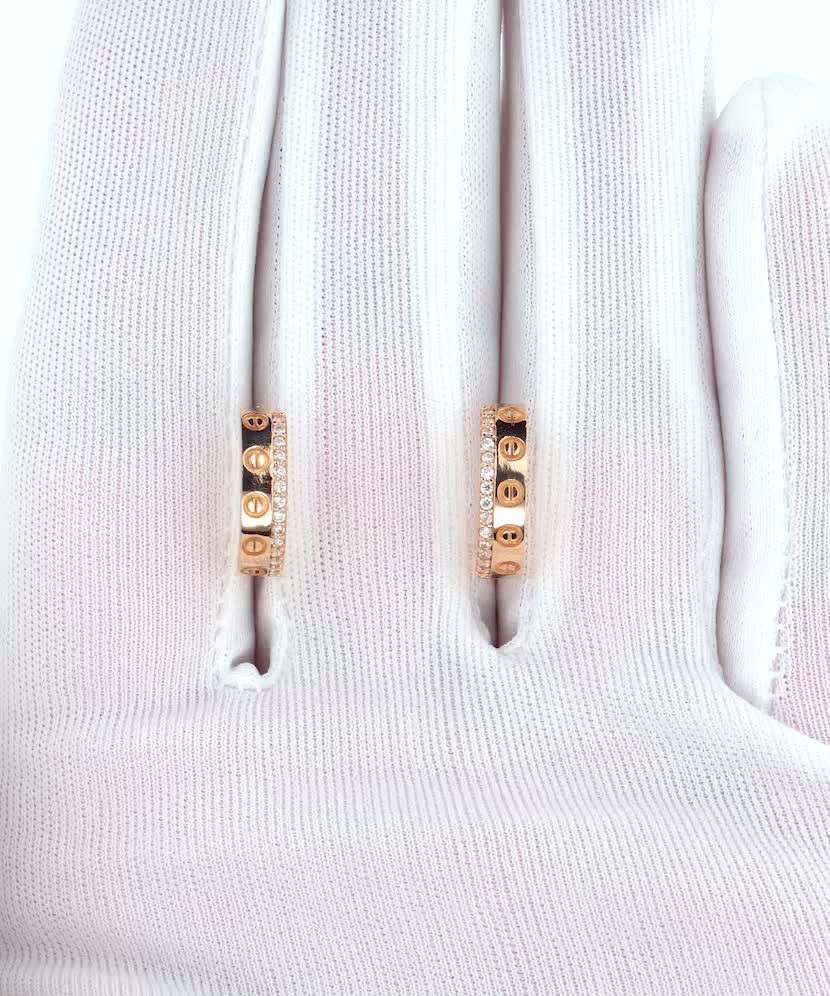 Gold earrings with zircons