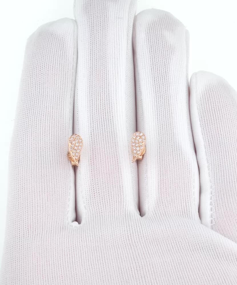 Gold earrings with zircons