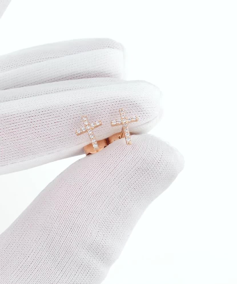 Gold earrings with zircons