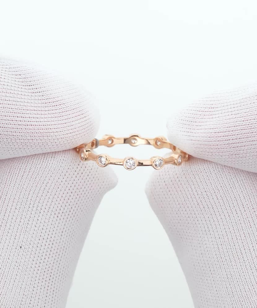 Золотое кольцо с цирконами Золотое кольцо с цирконами