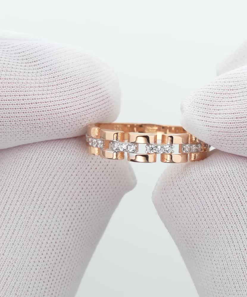 Gold ring with zircons