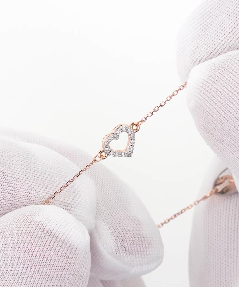 Золотой браслет с бриллиантами "сердце" Золотой браслет с бриллиантами "сердце"