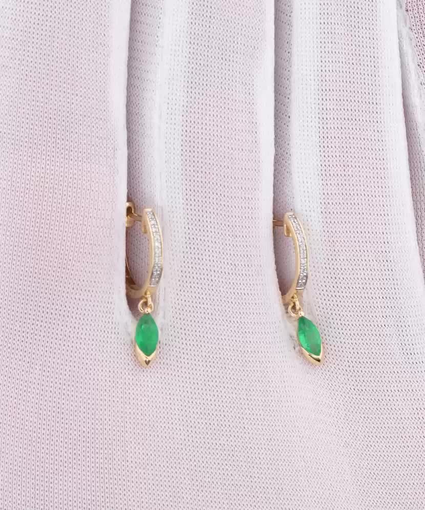 Yellow gold earrings with diamonds and emeralds