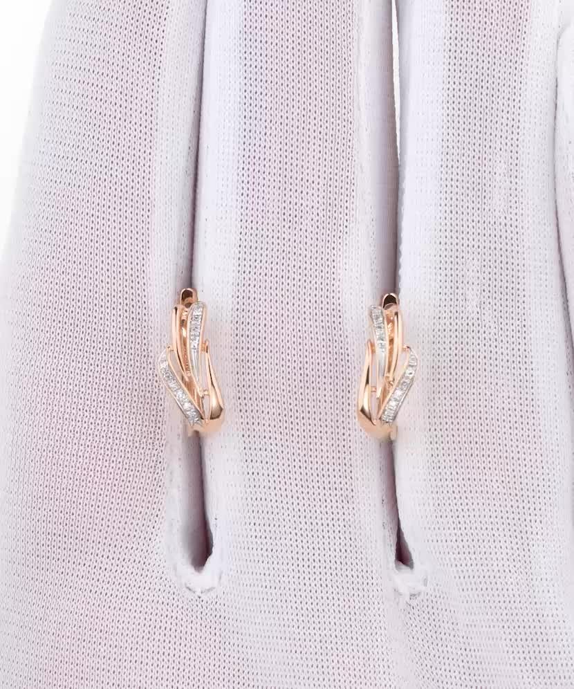 Gold earrings with diamonds