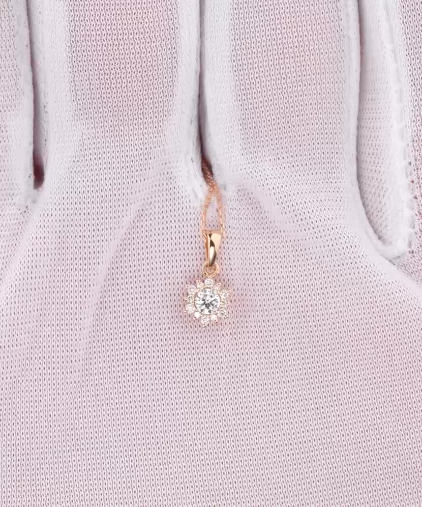 Золотая цепочка с бриллиантовым подвеской Золотая цепочка с бриллиантовым подвеской