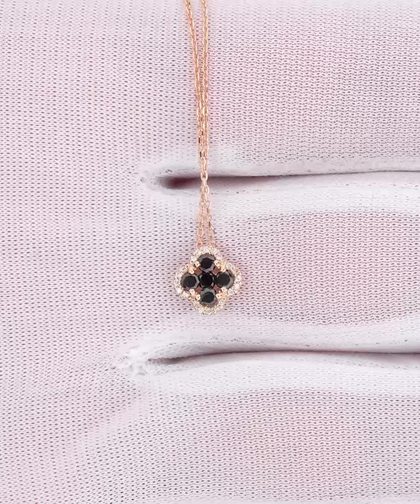 Золотая цепочка с бриллиантовым подвеской Золотая цепочка с бриллиантовым подвеской