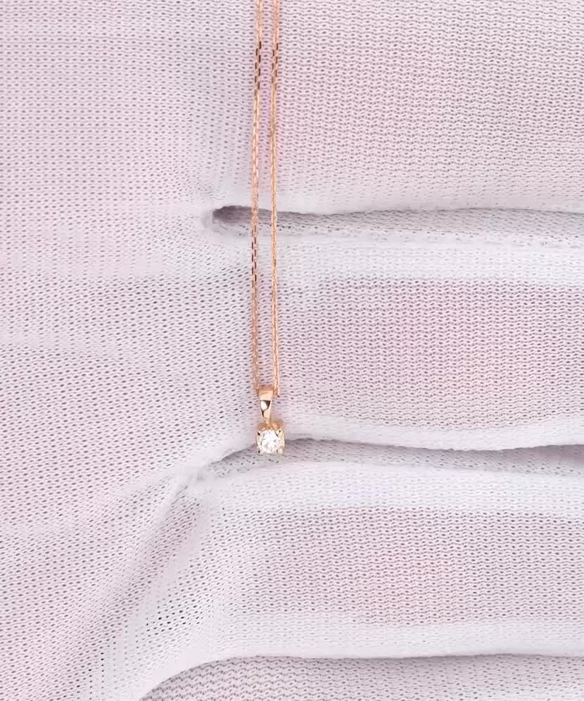 Золотая цепочка с бриллиантовым подвеской