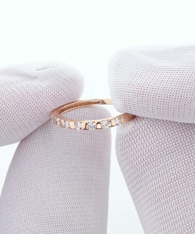 Золотое кольцо с цирконами