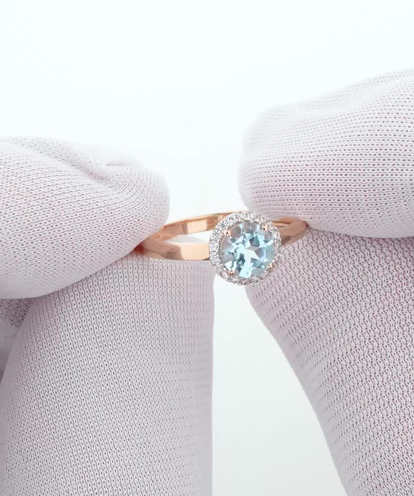 Золотое кольцо с цирконами