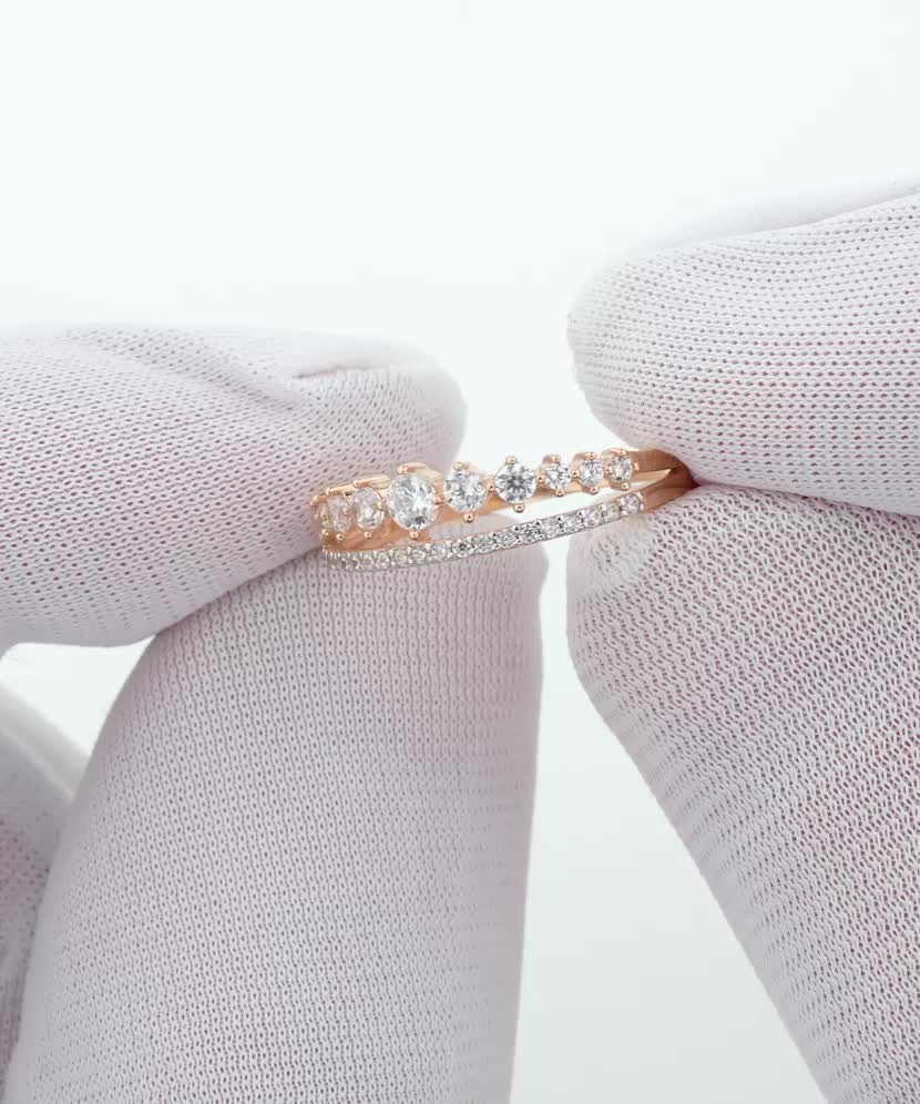 Золотое кольцо с цирконами Золотое кольцо с цирконами