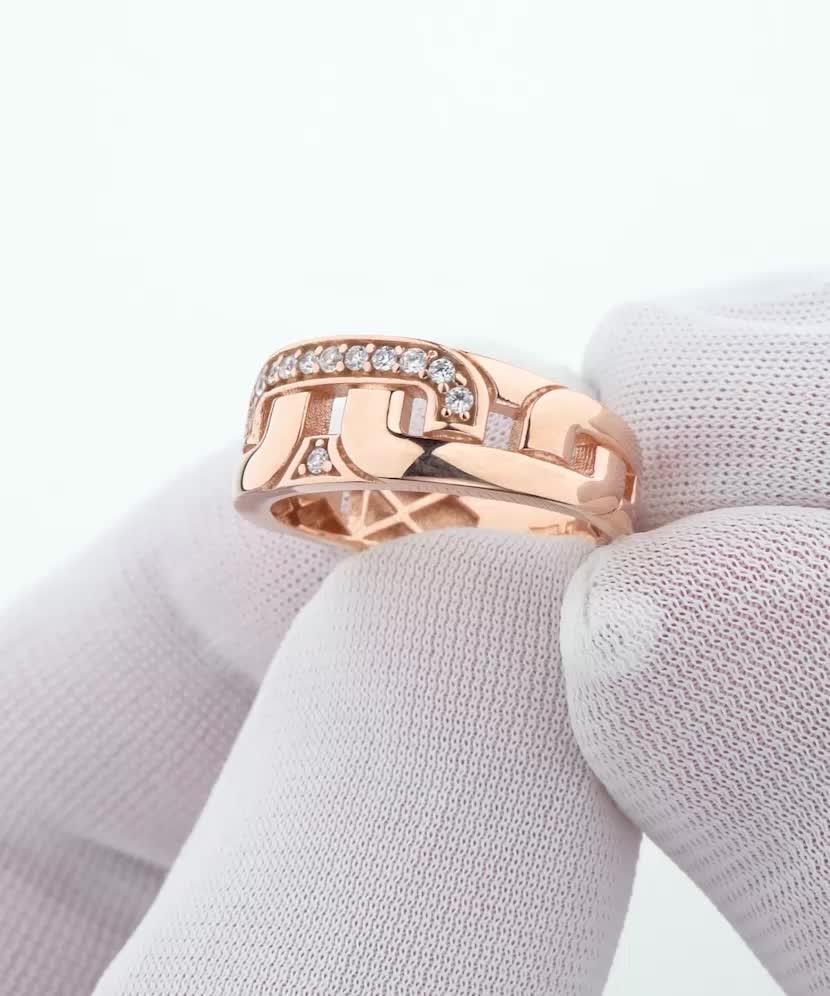 Золотое кольцо с цирконами Золотое кольцо с цирконами