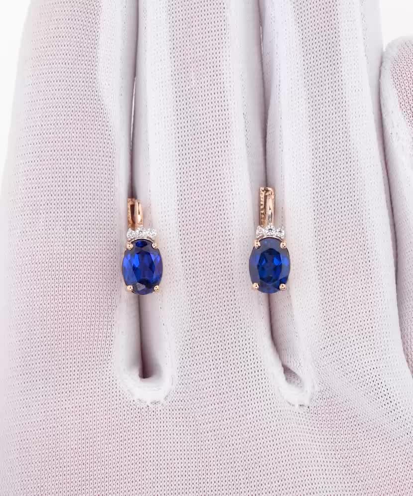 Gold earrings with zircons Gold earrings with zircons