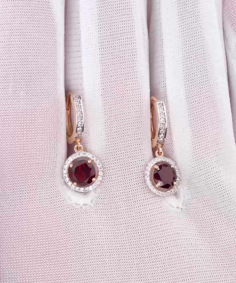 Золотые серьги с гранатом и цирконами