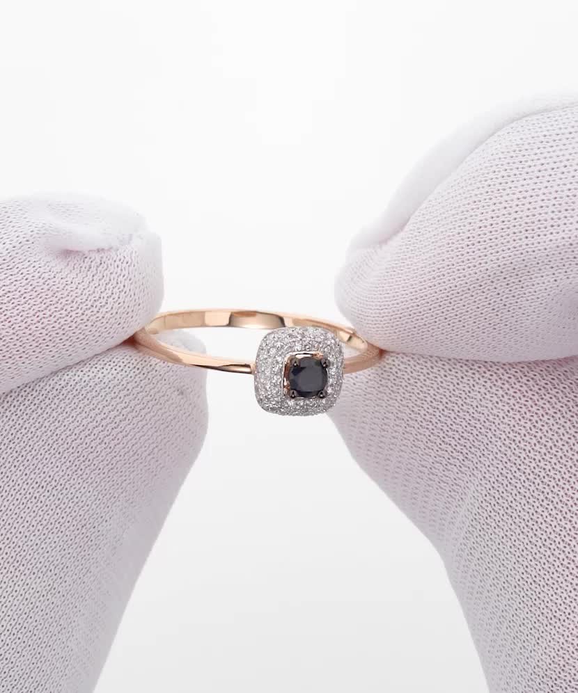 Золотое кольцо с сапфиром и алмазами