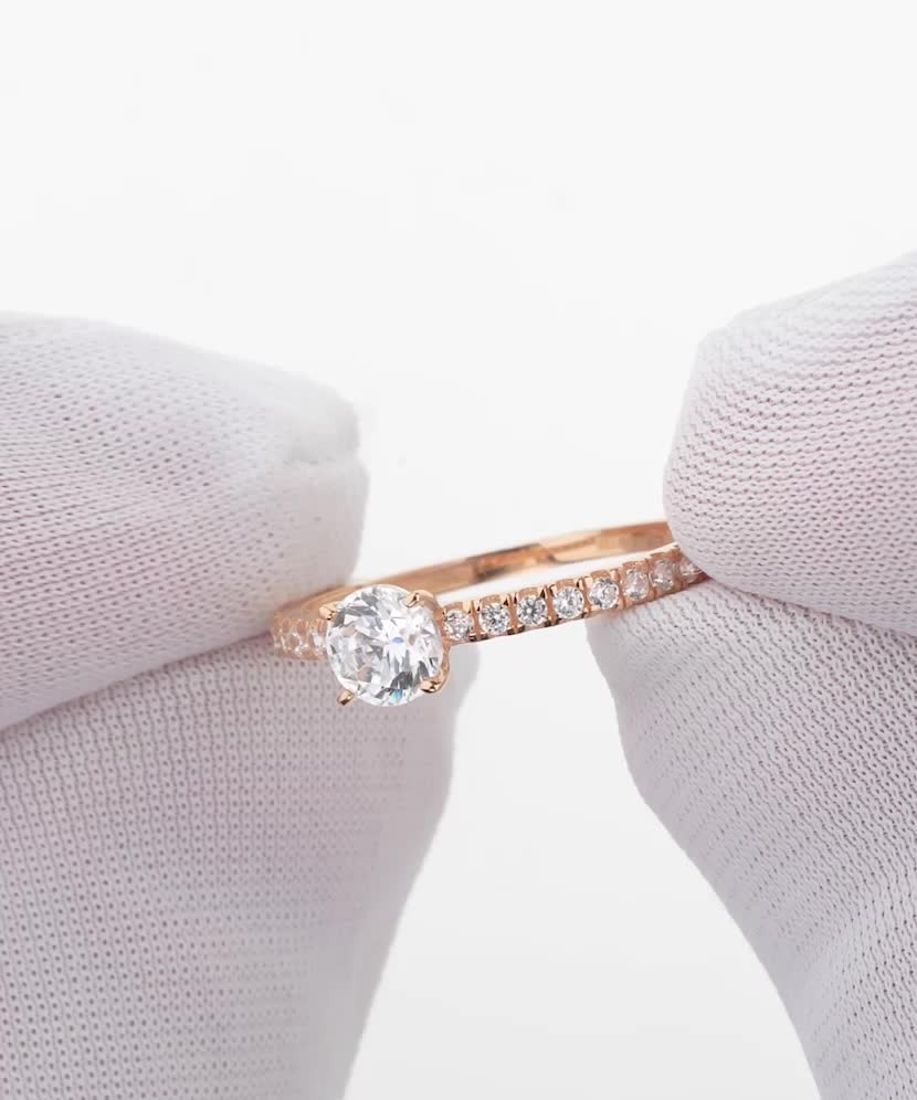 Золотое кольцо с цирконами