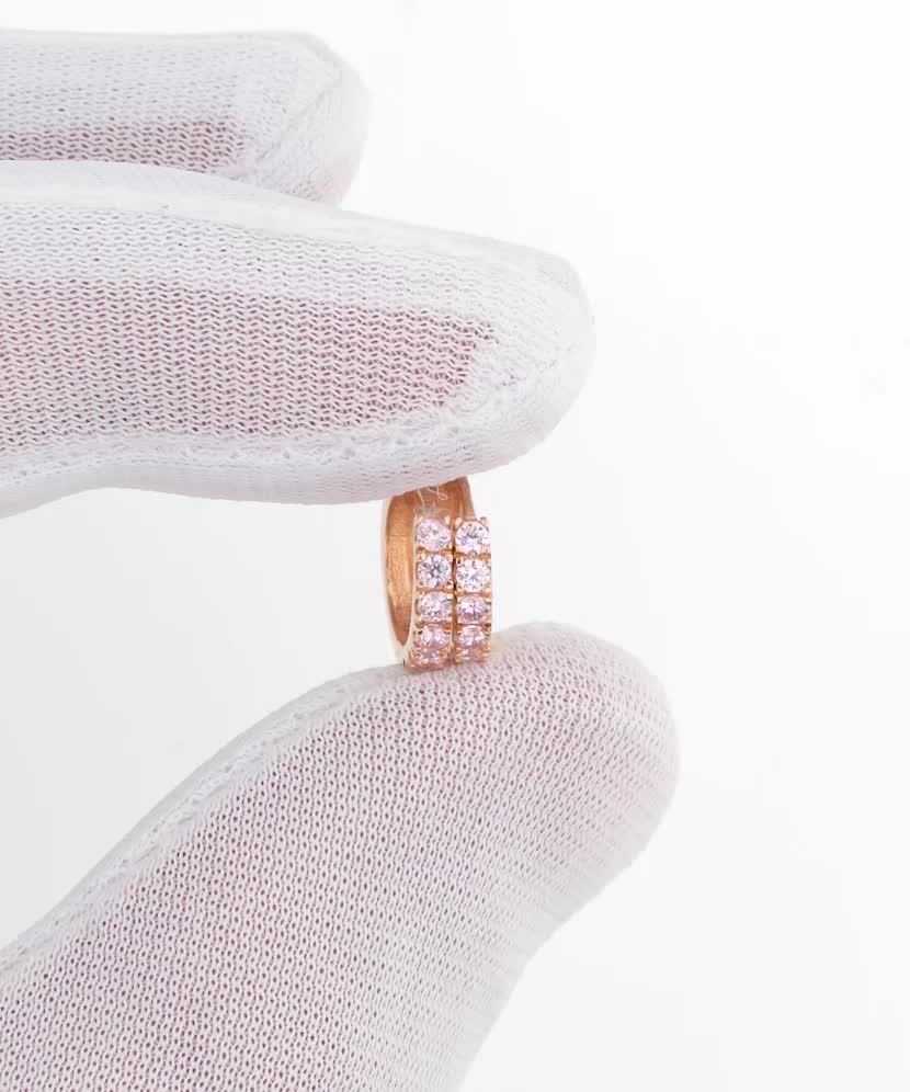 Gold earrings with zircons