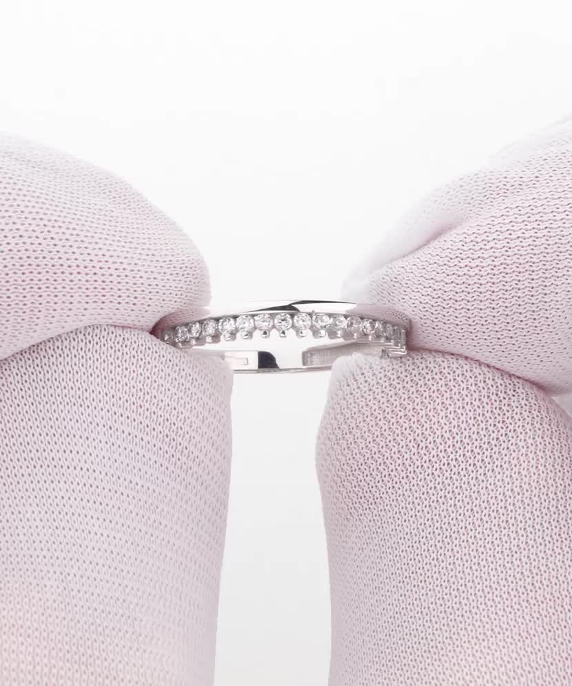 Кольцо из белого золота с цирконами