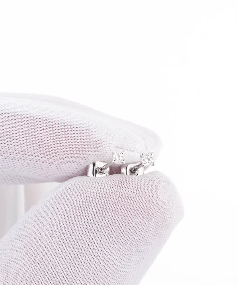 White Gold earrings with diamonds