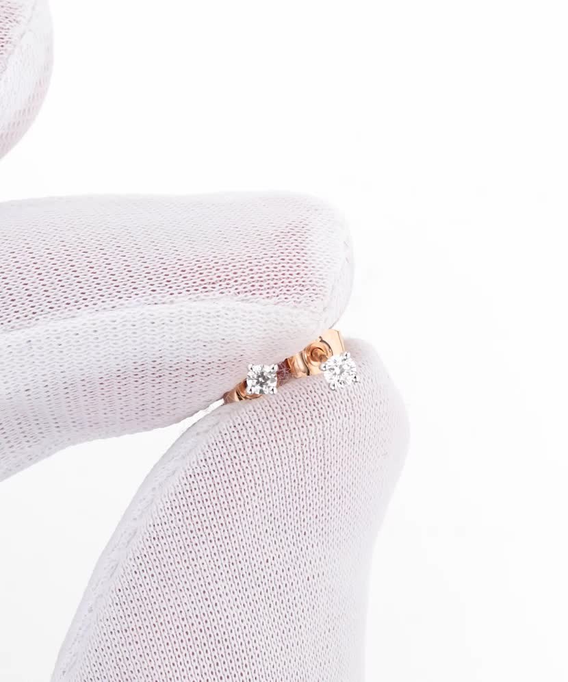 Gold earrings with 0,10 ct diamonds