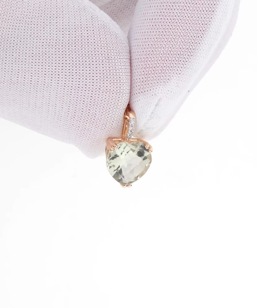 Gold pendant with green amethyst and diamonds