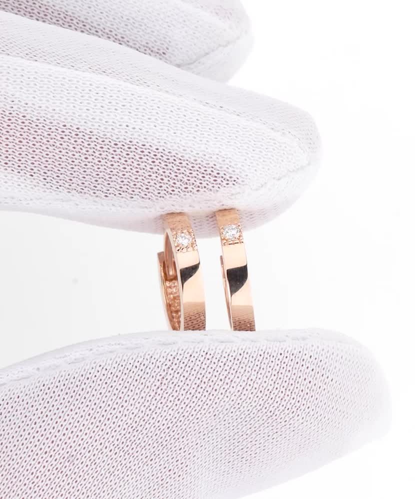 Золотые серьги с алмазами