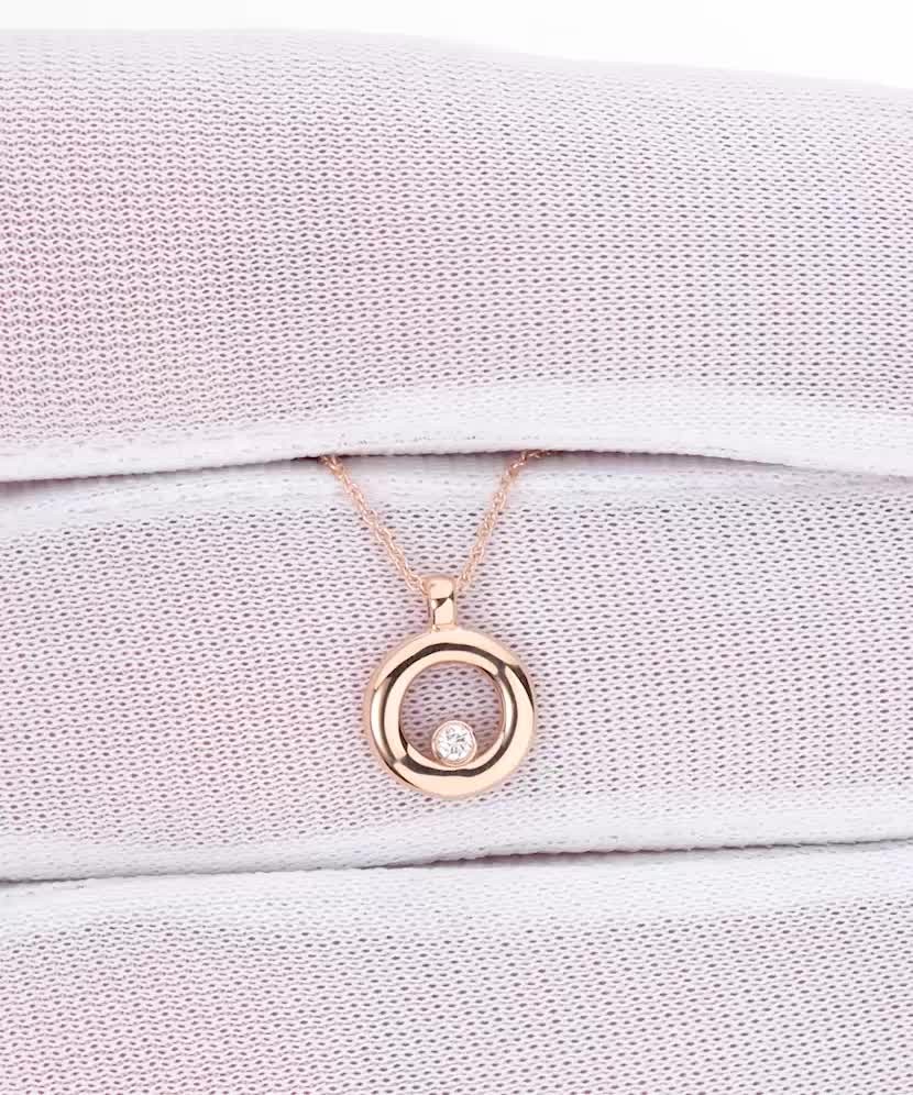 Gold chain with diamond pendant