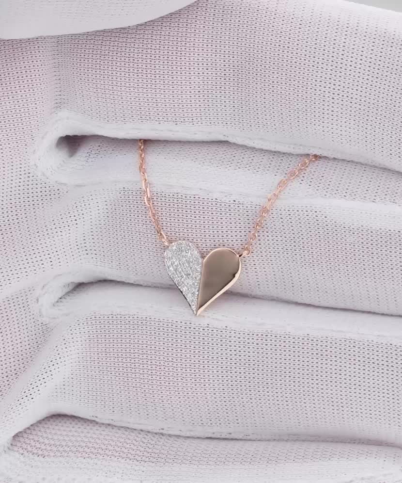 Gold chain with diamond pendant "Heart"